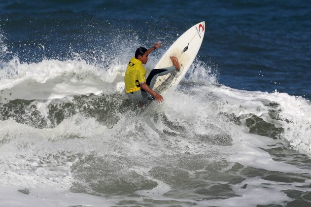 Medi Veminardi, Oakley Pro Junior 2010, Joaquina, Florianópolis (SC). Foto: Basílio Ruy / Oakley.