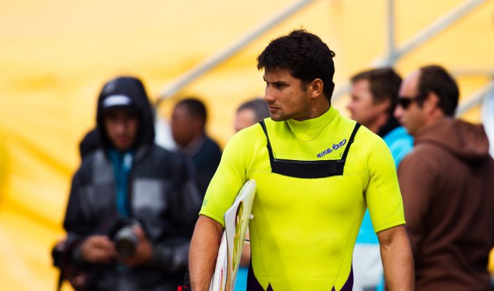 Michel Bourez, Rip Curl Pro 2010, Supertubos, Portugal. Foto: © ASP / Kirstin. Foto: Carlos Infante.