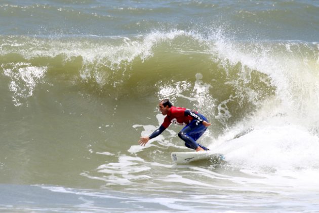 Carlos Kxot, Circuito Catarinense Amador 2010, praia do Rincão, Içara (SC). Foto: Basílio Ruy / Fecasurf.