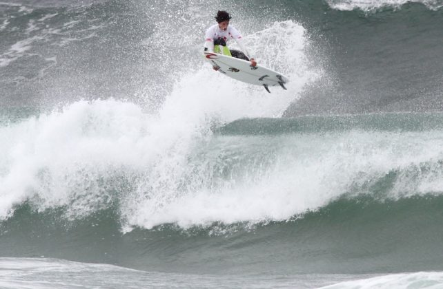 Gabriel Medina, Coca-Cola Oakley Prime 2011, Itaúna, Saquarema (RJ). Foto: Pedro Monteiro / Adding.