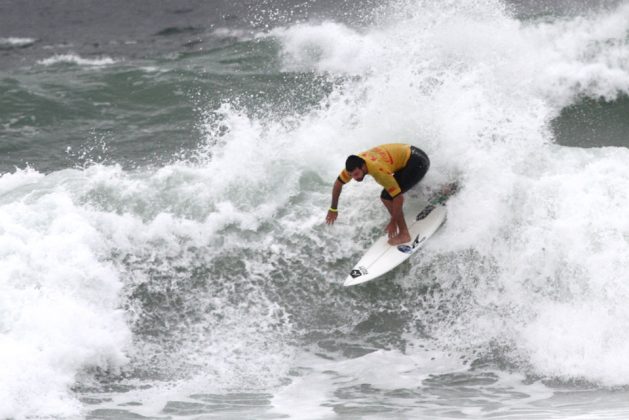 Willian Cardoso, Coca-Cola Oakley Prime 2011, Itaúna, Saquarema (RJ). Foto: Pedro Monteiro / Adding.