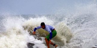 Renato Galvão arrepia em Maroubra Beach