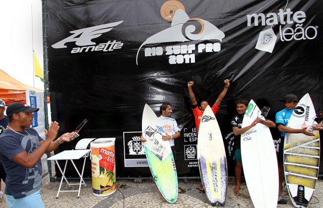 Pódio, Arnette Matte Leão Rio Surf Pro 2011, São Conrado (RJ). Foto: Daniks Fischer.