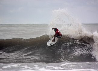 Jojó garante pódio