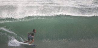 Escolinha em mar aberto