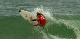 Molecada quebra tudo no Rip Curl Grom Search