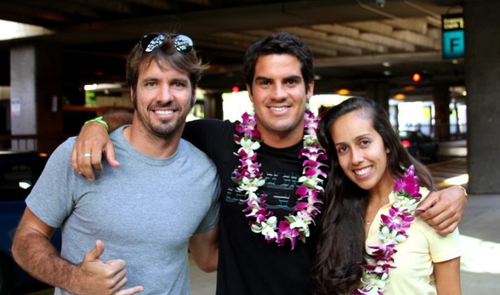 Guilherme Tâmega, Uri Valadão e Bianca Nunes, Honolulu, Hawaii. Foto: Fernanda Vergueiro.