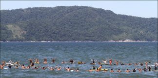 Homenagem celebra surfista