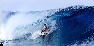 Brazucas caem em Teahupoo