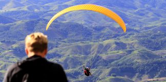 Na onda do parapente