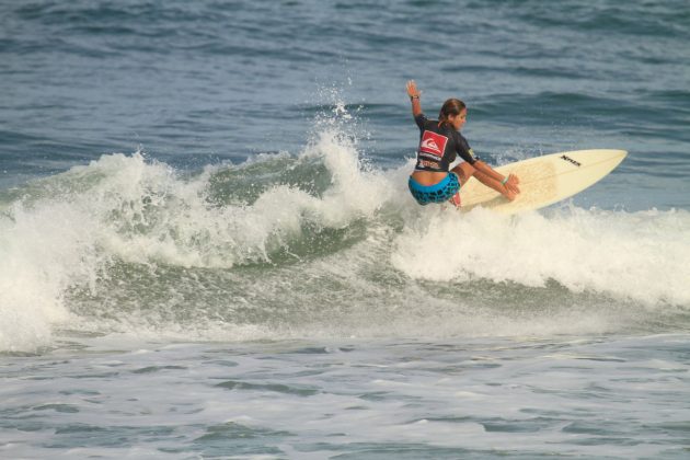 Rosangela, Quiksilver Universitário 2012, Itamambuca, Ubatuba (SP). Foto: Akiwas.