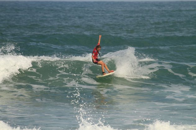 Simone Correa, Quiksilver Universitário 2012, Itamambuca, Ubatuba (SP). Foto: Akiwas.