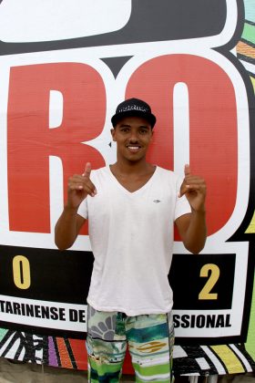 Yuri Gonçalves, Oakley Pro 2012, Balneário Camboriú (SC). Foto: Basílio Ruy / Divulgação Fecasurf.