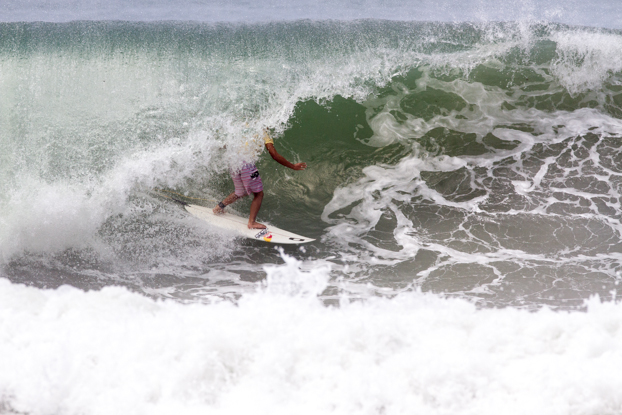 Super Surf em Maresias coroa Flavio Nakagima