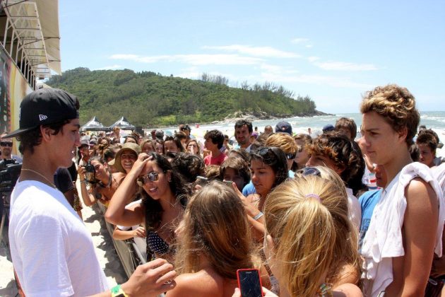 Gabriel Medina, Rip Curl Grom Search 2013, praia da Ferrugem,  Garopaba (SC)  . Foto: Jeffry.