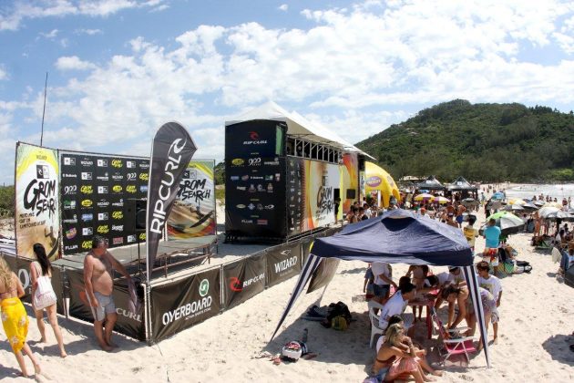 Rip Curl Grom Search 2013, praia da Ferrugem,  Garopaba (SC)  . Foto: Jeffry.