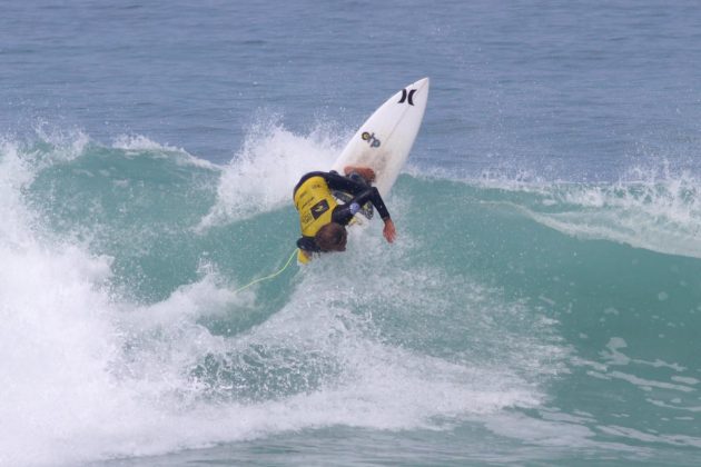 Samuel Pupo, Rip Curl Grom Search 2013, Itaúna, Saquarema (RJ). Foto: Silvia Winik / FMA Notícias.