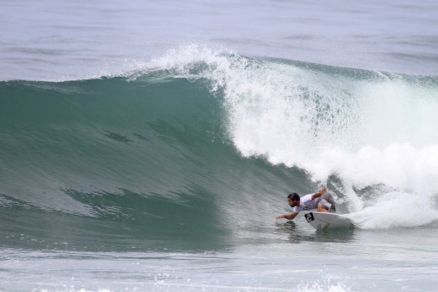 Tomas Hermes, Oakley Pro 2013, praia da Joaquina, Florianópolis (SC). Foto: Basílio Ruy / Fecasurf.