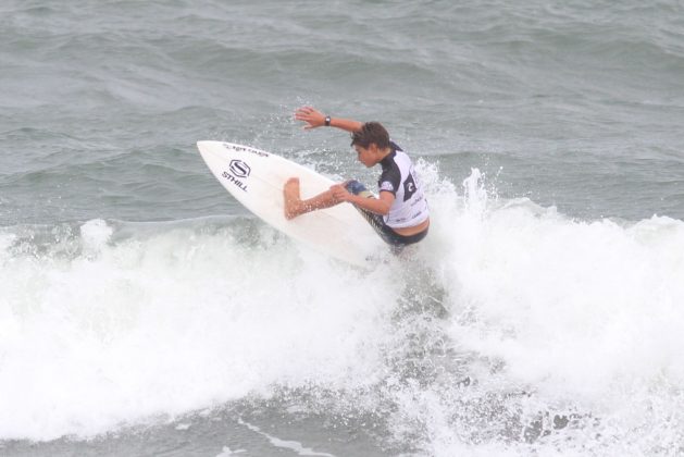 Caio Cembranelli, Rip Curl Grom Search 2013, praia do Tombo, Guarujá (SP). Foto: Nancy Geringer.