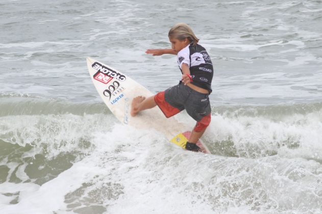 Daniel Templar, Rip Curl Grom Search 2013, praia do Tombo, Guarujá (SP). Foto: Nancy Geringer.