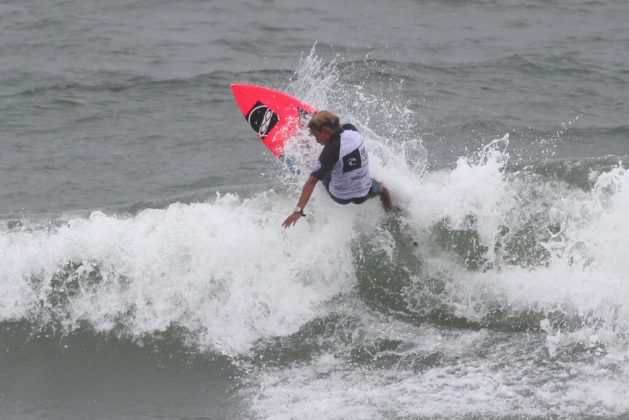 Ihgor Santana, Rip Curl Grom Search 2013, praia do Tombo, Guarujá (SP). Foto: Nancy Geringer.