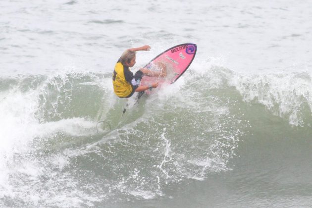 Kauê Germano, Rip Curl Grom Search 2013, praia do Tombo, Guarujá (SP). Foto: Nancy Geringer.