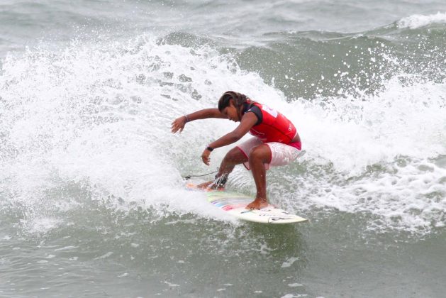 Kayane Reis, Rip Curl Grom Search 2013, praia do Tombo, Guarujá (SP). Foto: Nancy Geringer.