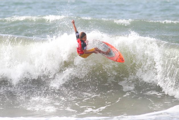 Lucas Vicente, Rip Curl Grom Search 2013, praia do Tombo, Guarujá (SP). Foto: Nancy Geringer.