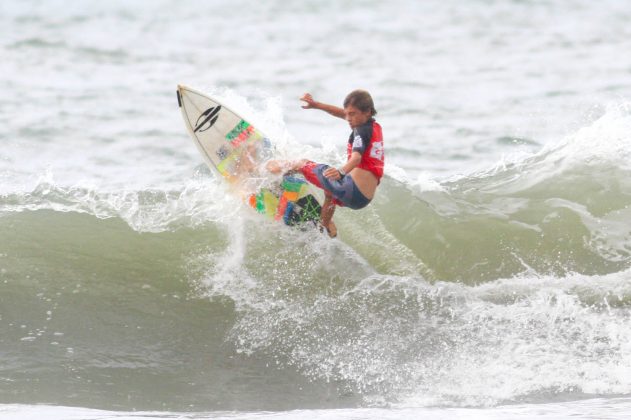 Matheus Herdy, Rip Curl Grom Search 2013, praia do Tombo, Guarujá (SP). Foto: Nancy Geringer.