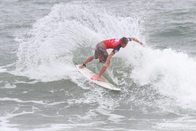 Vitor Mendes, Rip Curl Grom Search 2013, praia do Tombo, Guarujá (SP). Foto: Nancy Geringer.