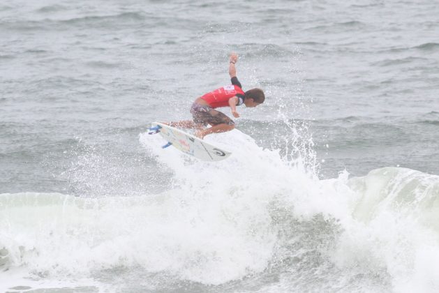 Vitor Mendes, Rip Curl Grom Search 2013, praia do Tombo, Guarujá (SP). Foto: Nancy Geringer.