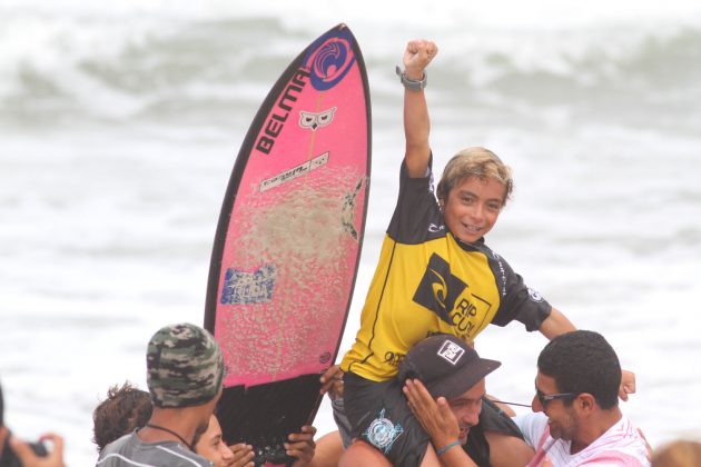 Kauê Germano, Rip Curl Grom Search 2013, praia do Tombo, Guarujá (SP). Foto: João Carvalho.