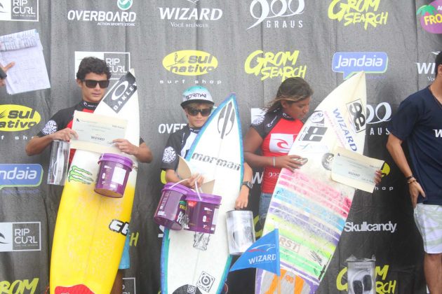 Bolsas Wizard, Rip Curl Grom Search 2013, praia do Tombo, Guarujá (SP). Foto: João Carvalho.