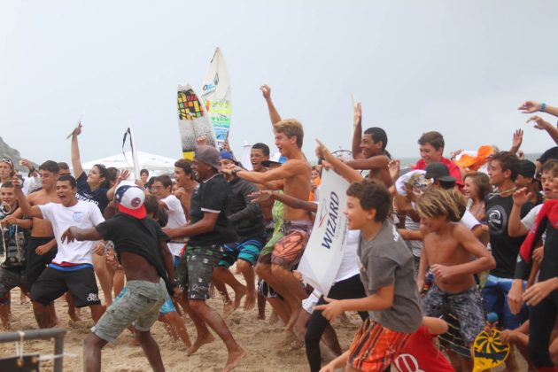 Rip Curl Grom Search 2013, praia do Tombo, Guarujá (SP). Foto: João Carvalho.