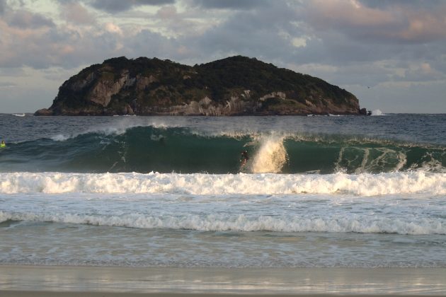 Damien Hobgood, do sonho ao pesadelo em segundos. Foto: Mario Tetto.