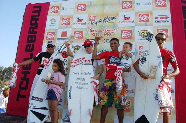 Pódio Sênior, Tchele Brow Surfbeat Surf Pro 2013, praia da Taíba, São Gonçalo do Amarante (CE). Foto: Lima Jr / Cearasurf.com.br.