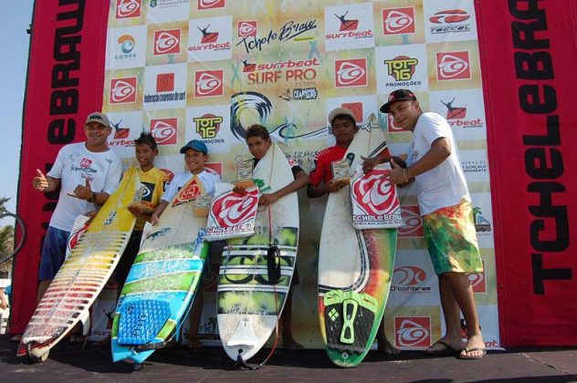 Pódio Iniciante, Tchele Brow Surfbeat Surf Pro 2013, praia da Taíba, São Gonçalo do Amarante (CE). Foto: Lima Jr / Cearasurf.com.br.