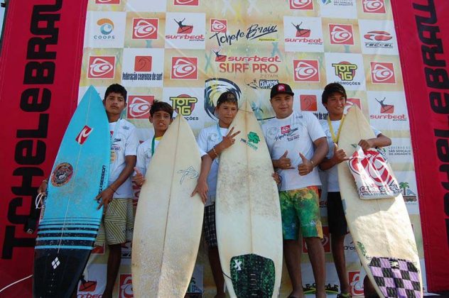 Pódio Iniciante Local, Tchele Brow Surfbeat Surf Pro 2013, praia da Taíba, São Gonçalo do Amarante (CE). Foto: Lima Jr / Cearasurf.com.br.