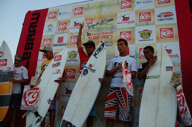 Pódio Open, Tchele Brow Surfbeat Surf Pro 2013, praia da Taíba, São Gonçalo do Amarante (CE). Foto: Lima Jr / Cearasurf.com.br.