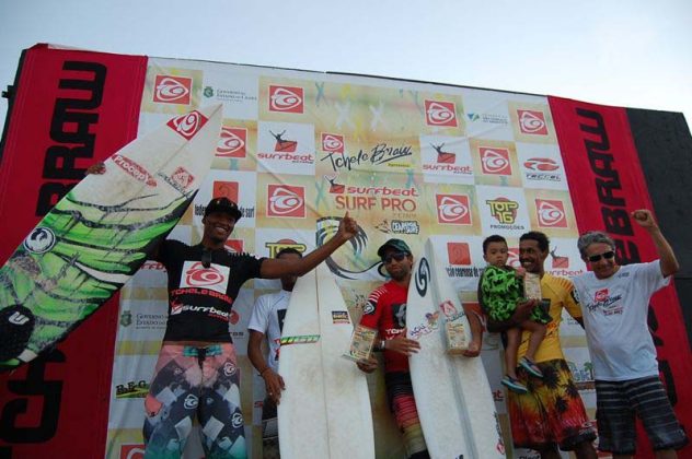 Pódio Profissional, Tchele Brow Surfbeat Surf Pro 2013, praia da Taíba, São Gonçalo do Amarante (CE). Foto: Lima Jr / Cearasurf.com.br.