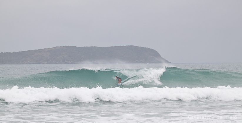 Caio Teixeira, Peró, Cabo Frio (RJ). Foto: Guilherme de Melo.