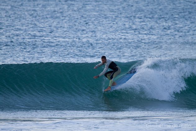 Caio Teixeira, Peró, Cabo Frio (RJ). Foto: Guilherme de Melo.