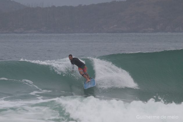 Caio Teixeira, Peró, Cabo Frio (RJ). Foto: Guilherme de Melo.