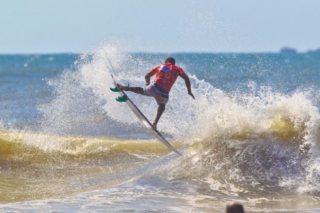 Wesley Dantas, Rip Curl Grom Search 2014, Tramandaí (RS). Foto: Denis Abessa.