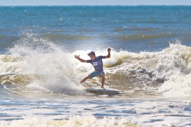 Giovane Picaski, Rip Curl Grom Search 2014, Tramandaí (RS). Foto: Denis Abessa.