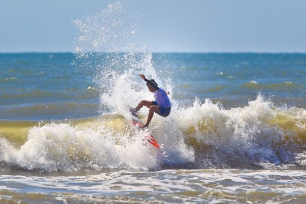 Luan Garcia, Rip Curl Grom Search 2014, Tramandaí (RS). Foto: Denis Abessa.