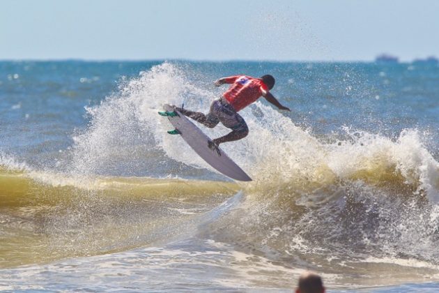 Wesley Dantas, Rip Curl Grom Search 2014, Tramandaí (RS). Foto: Denis Abessa.