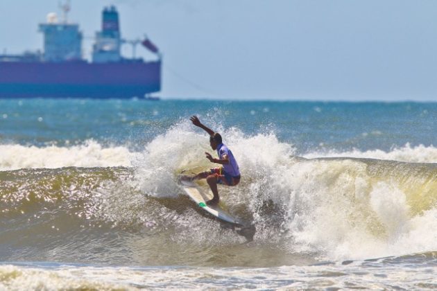 Anderson Junior, Rip Curl Grom Search 2014, Tramandaí (RS). Foto: Denis Abessa.