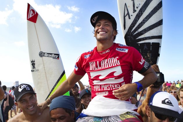 Jeremy Flores, vencedor do Pipe Masters 2010. Foto: Kirstin / ASP.