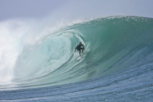 Costinha, G-Land, Indonesia. Foto: John Hepler.